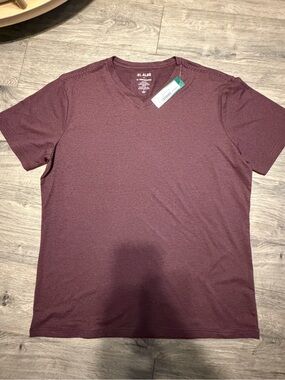NEW Aldo Men's V-Neck Short Sleeve Tee - Maroon